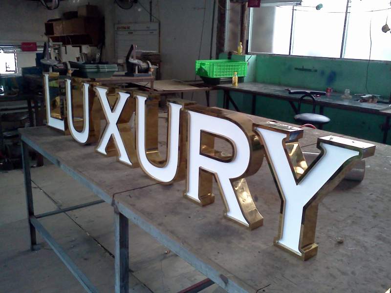 Gia công sản xuất chữ nổi quảng cáo (Inox, Alu)